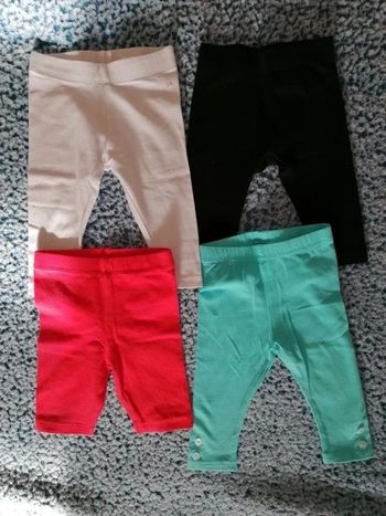Lot de 4 leggins taille 6 mois