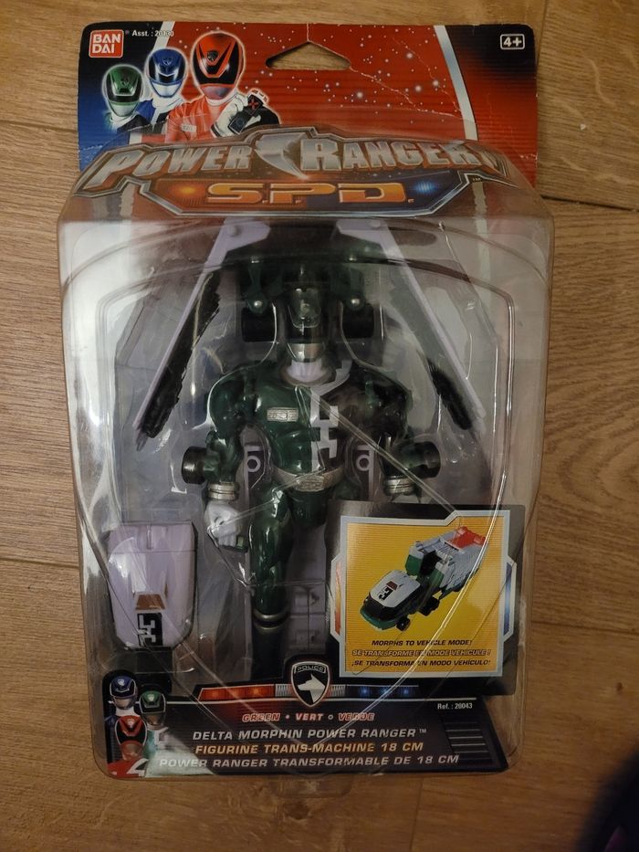 Power Rangers transformable de 18 cm