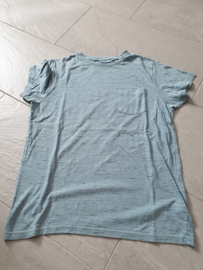 Tee shirt
