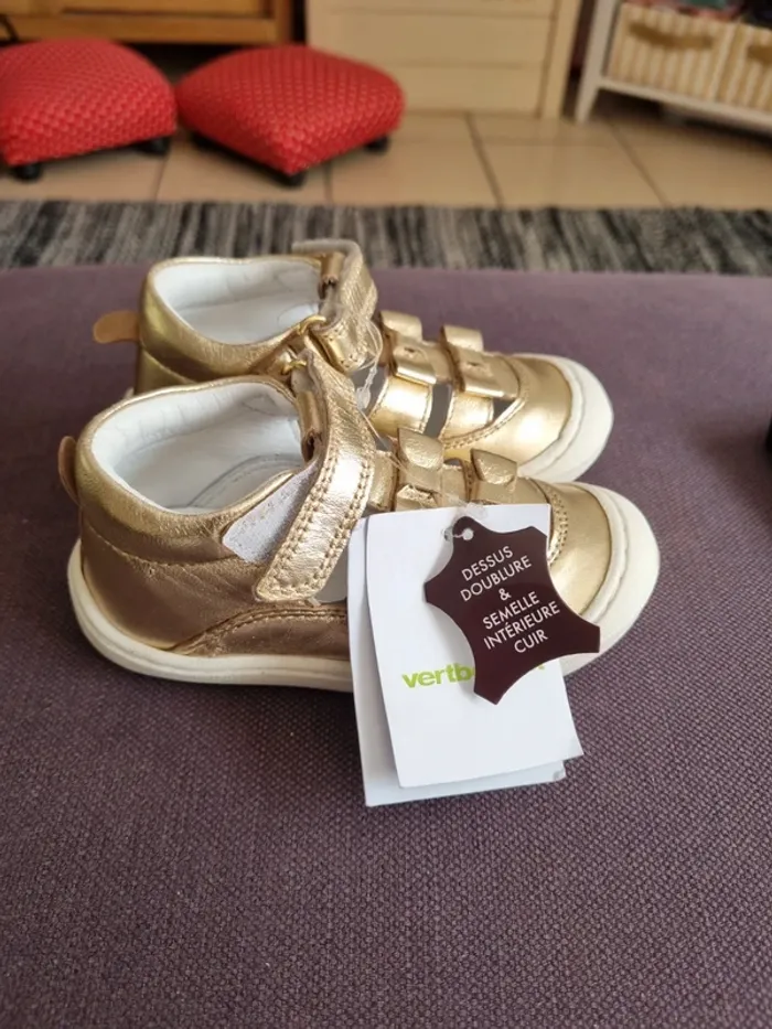 Sandales Vertbaudet neuves couleur or T24