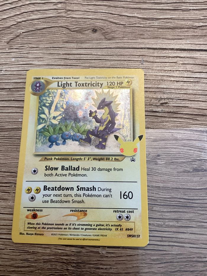 carte Pokémon swsh137 light toxtricity célébration 25ans anglais ANG