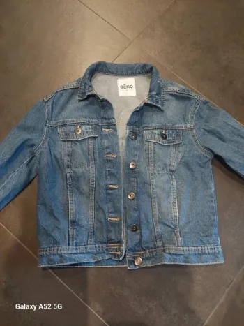 Veste en jeans très bon état 12 ans Très peu portée