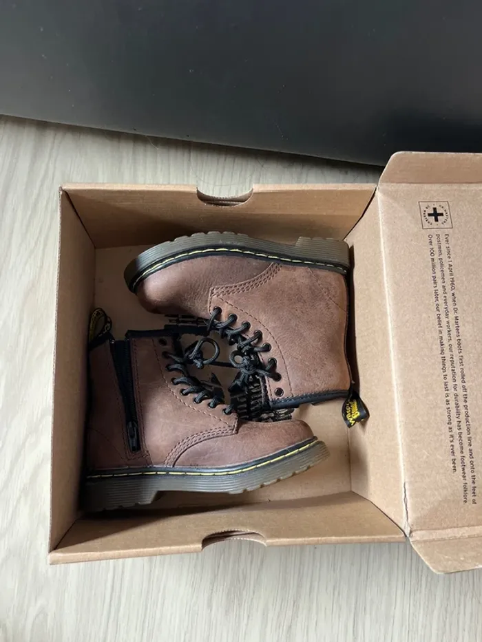 Dr. Martens taille 22 - photo numéro 5