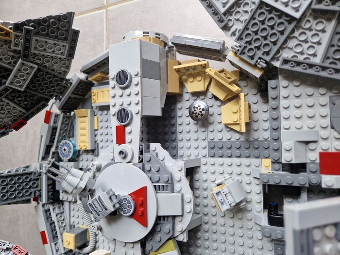 Lego Star Wars Faucon Millénium 75257 - photo numéro 5