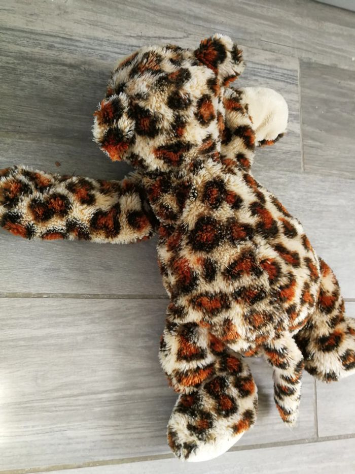 Peluche léoprad range pyjama