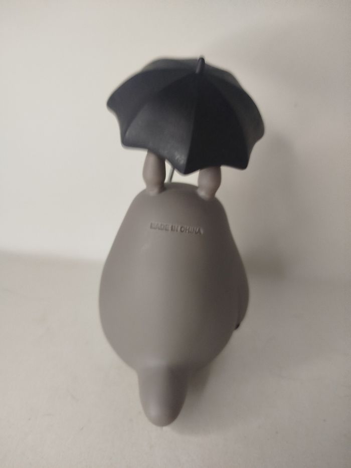 Figurine Totoro sous son parapluie - photo numéro 4