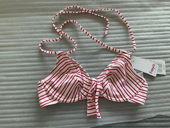 Haut maillot rouge et blanc Freya neuf