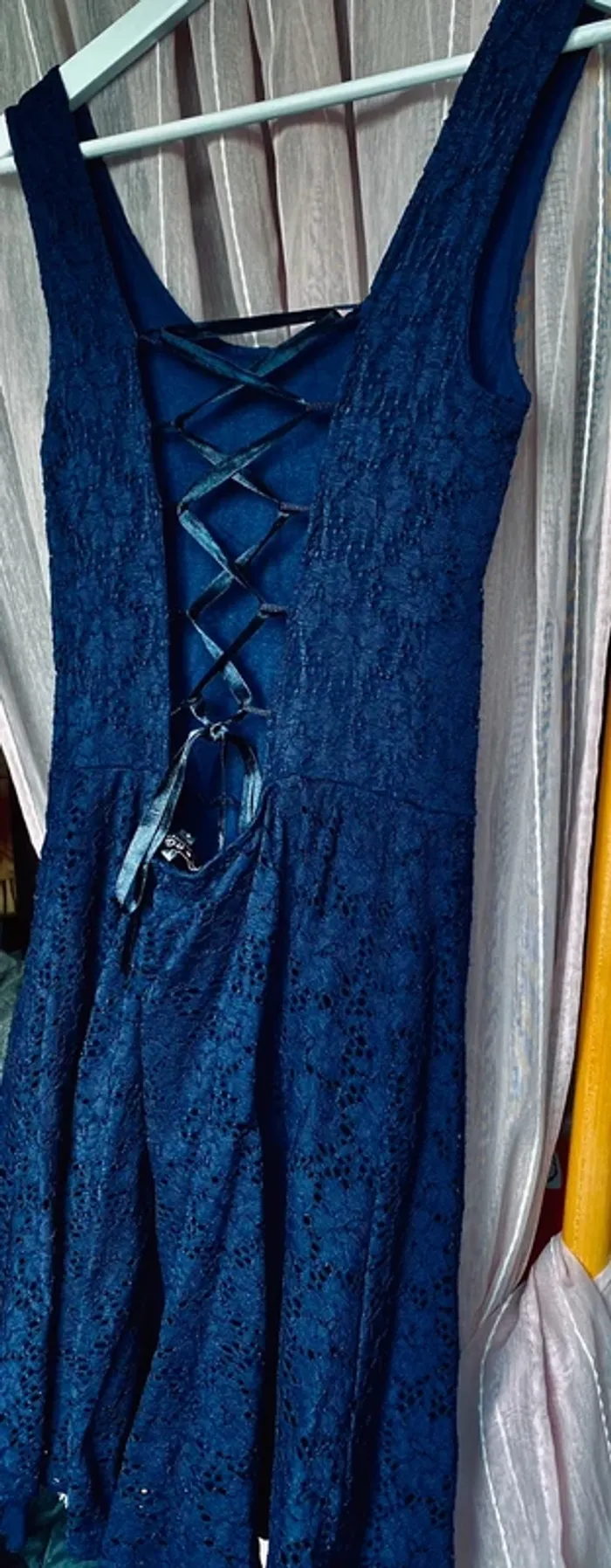 # magnifique robe bleue marine #
