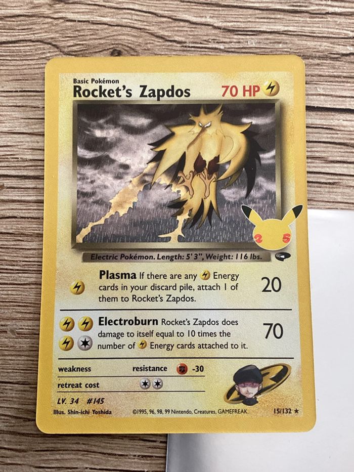 carte Pokémon 15/132 rocket’s zapdos célébration 25ans anglais ANG