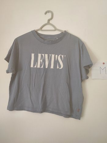 37 –  Le classique Levi’s qui ne se démode jamais – et celui-ci est comme neuf !