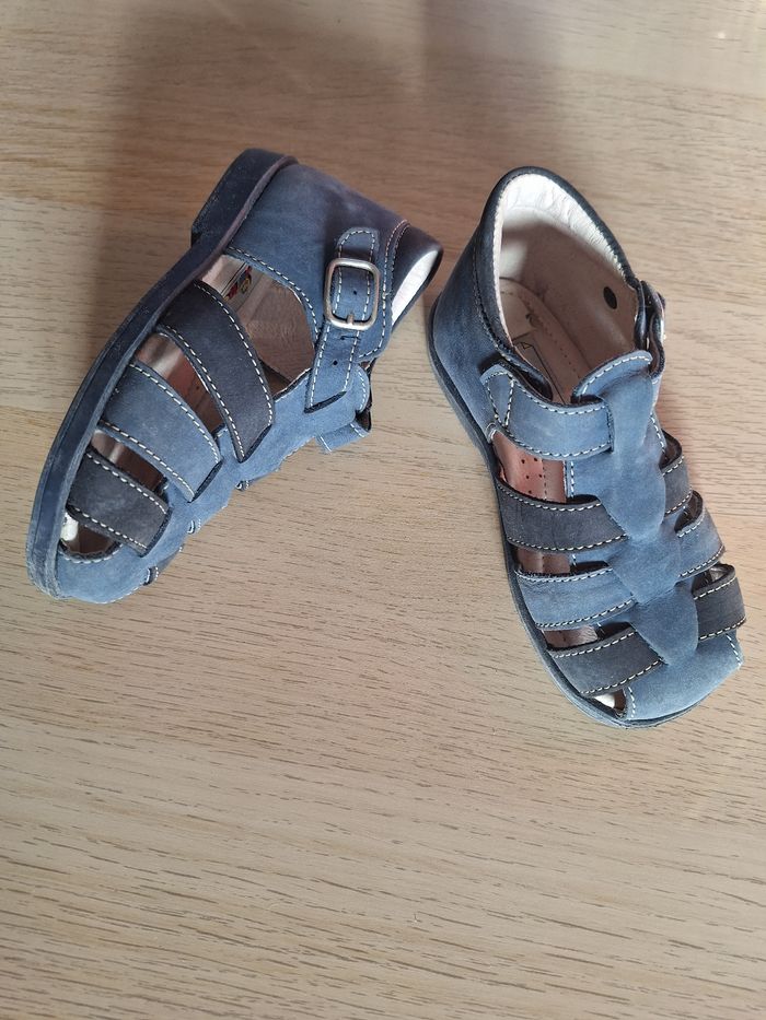 Sandales en cuir taille 25 Pihero, très bon état Couleur bleu/gris - photo numéro 4