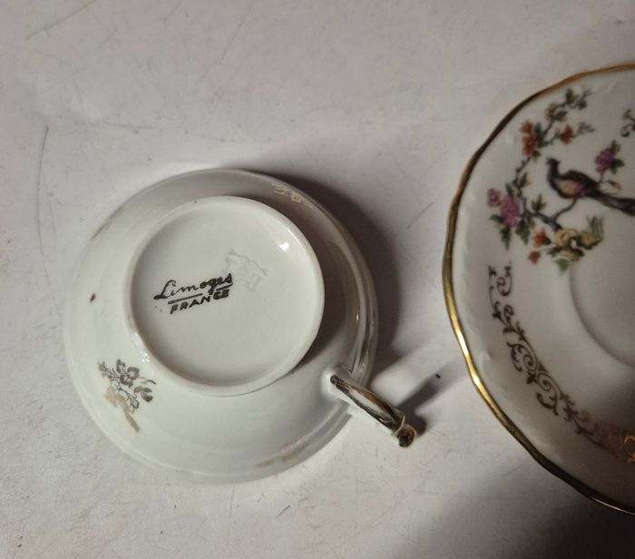 Lot tasses et sous tasse vintage porcelaine Limoges blanche et dorures - photo numéro 4