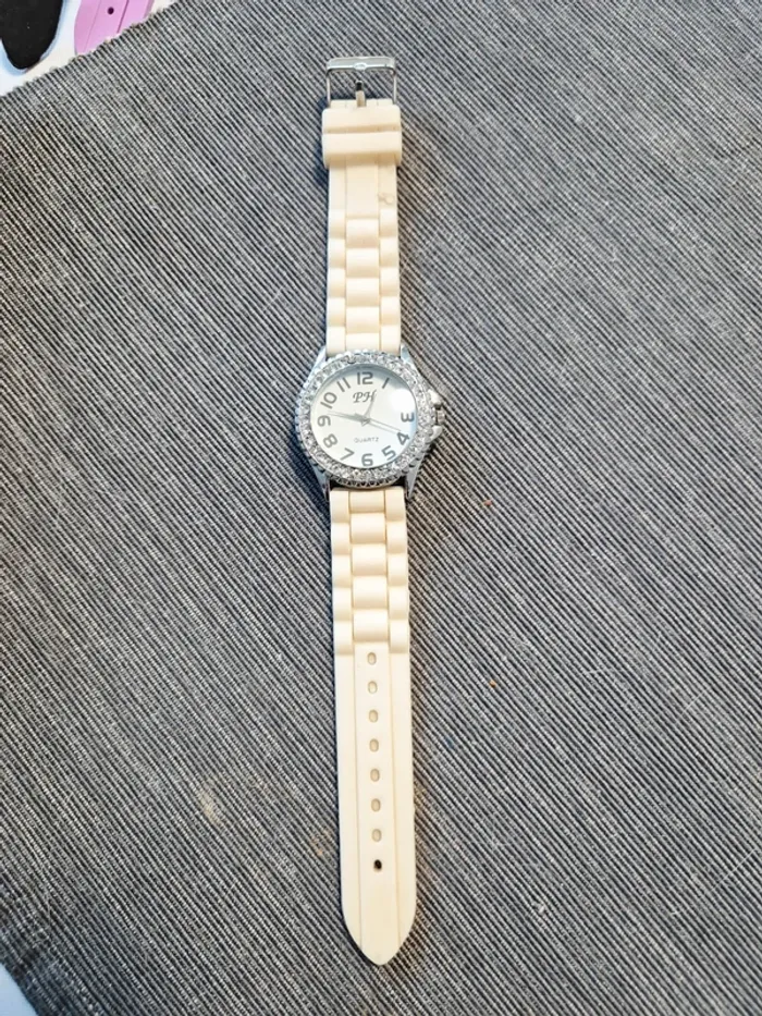 Montre fantaisie - photo numéro 2