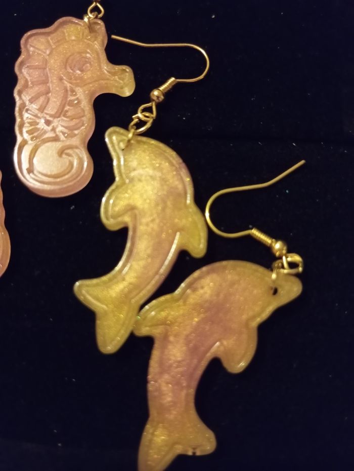 Lot de boucles d'oreilles en résine - photo numéro 3