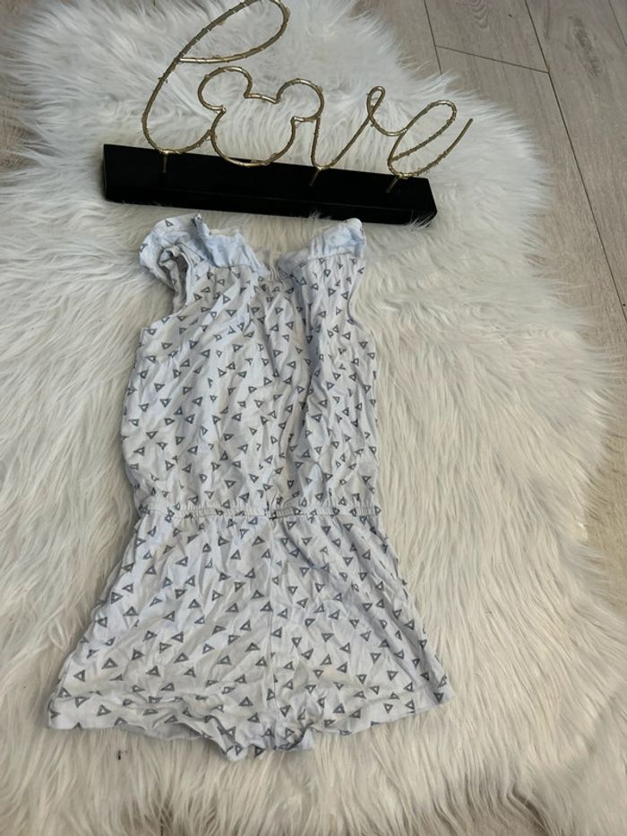 Très belle combishort minnie 🥰Disney taille 4 ans - photo numéro 3