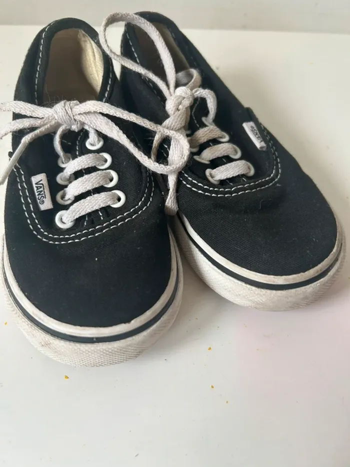 Chaussures Vans à lacets taille 22 Noir - photo numéro 3