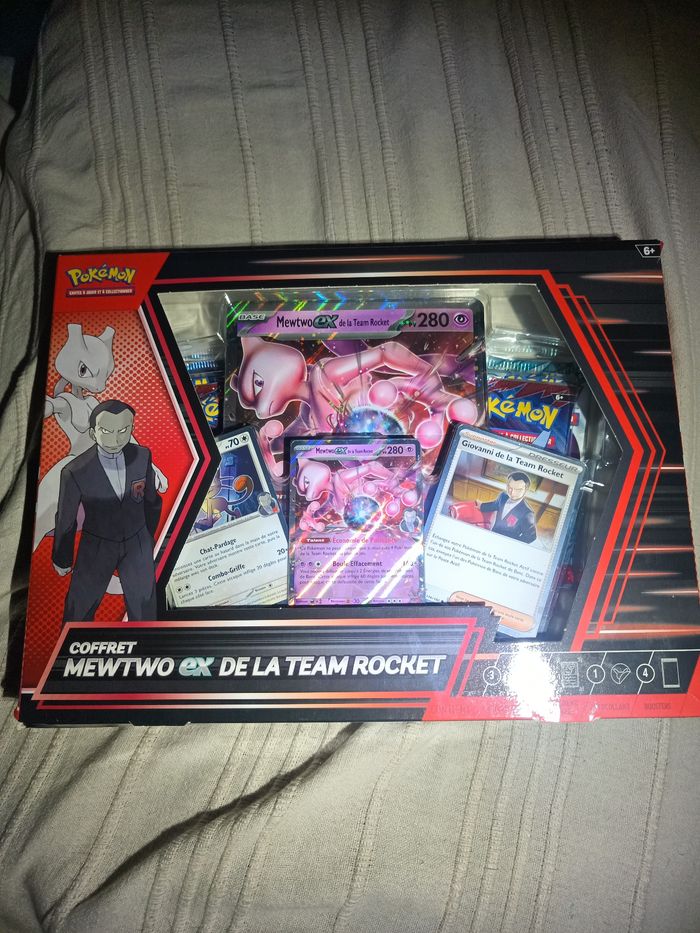 Coffret ev10 Mewtwo team rocket