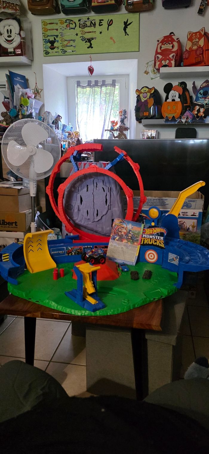 Volcan Hot Wheels