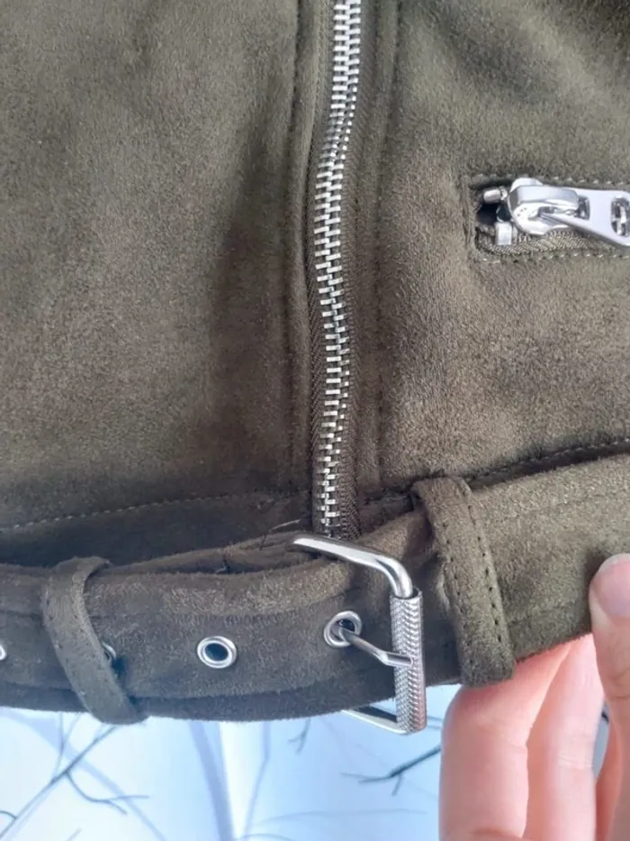 Superbe veste perfecto femme kaki effet suédine taille S - photo numéro 4