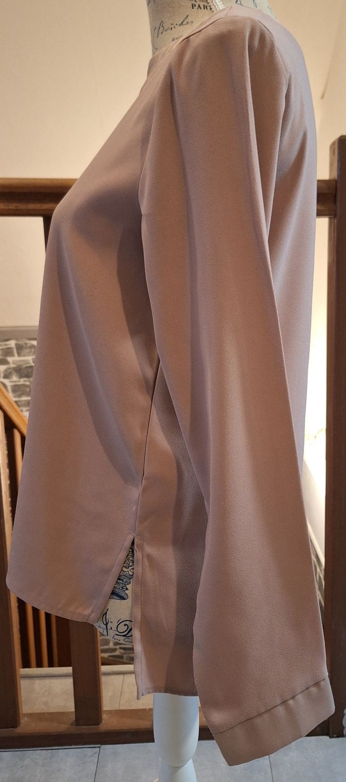 Blouse vieux rose avec le col et les poignets satinés - photo numéro 3