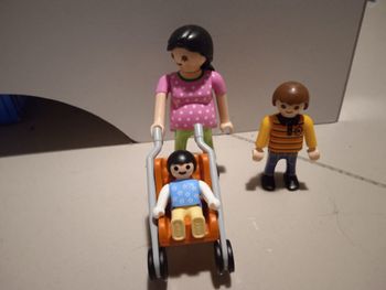 Playmobil maman avec landau