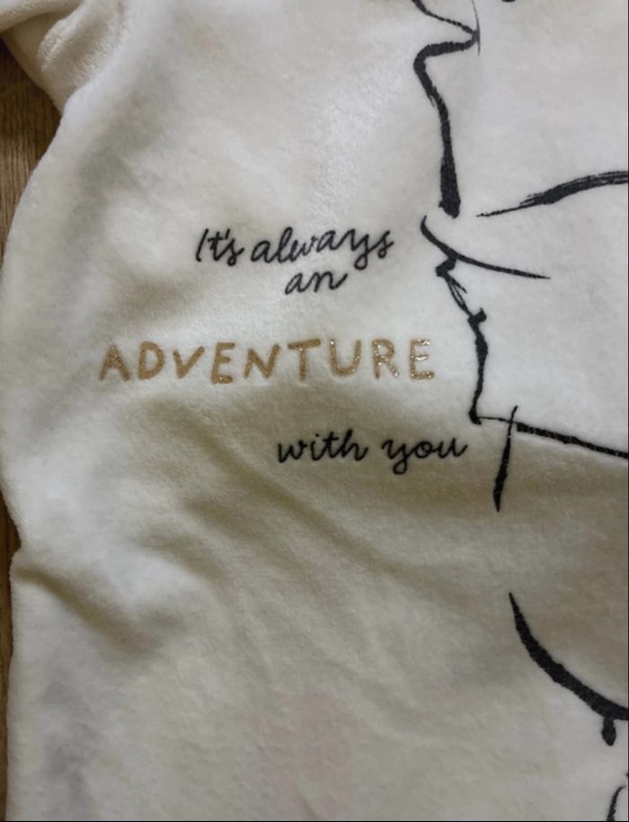 🐻 Pyjama velours Disney Baby 6 mois – Winnie l’ourson ivoire - photo numéro 2