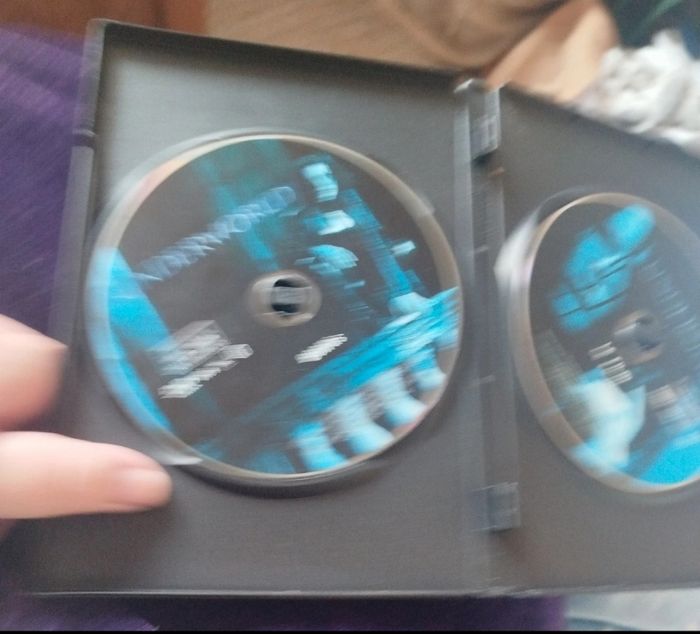 DVD Underworld alors on a la boîte du DVD il y a deux CD - photo numéro 5