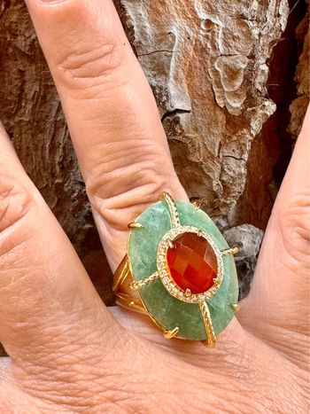 Grosse bague habaha Paris acier inoxydable or cornaline et jade vert zircons
