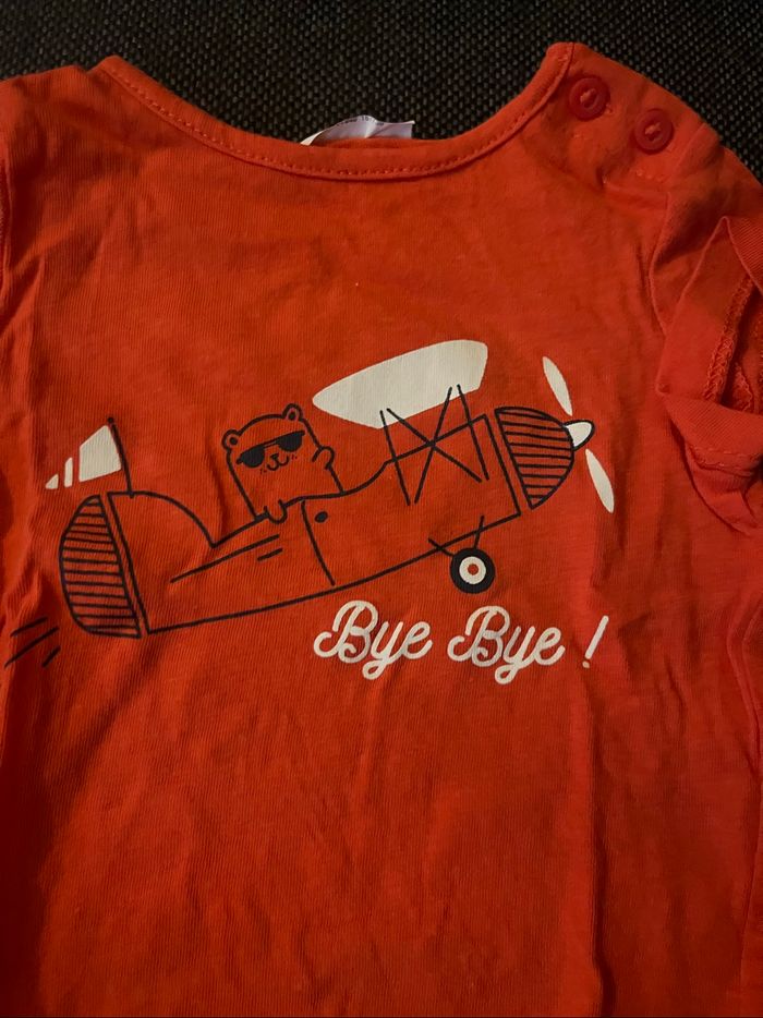 T-shirt rouge 1 mois - photo numéro 2