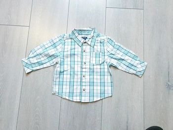 Chemise bleu et blanc. Garçon 9 mois. Marque Kiabi