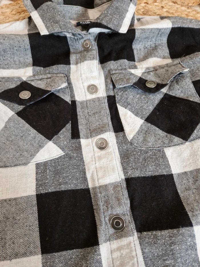 Chemise à carreaux oversize Kiabi 🍭10 ans🍭 - photo numéro 2