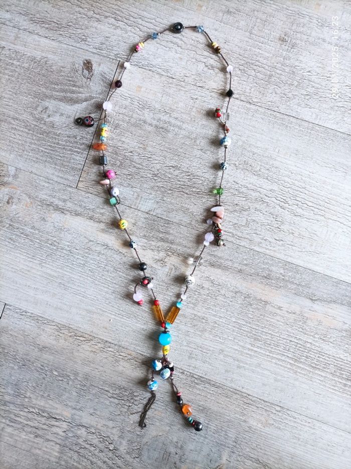 Collier sautoir en perles de verre