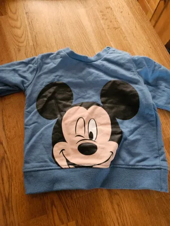 Pull 6 mois mickey