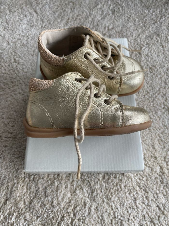 Chaussures cuir dorées - photo numéro 2