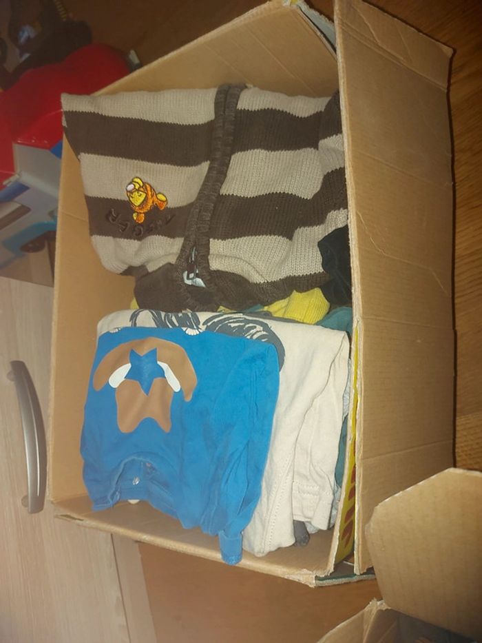 Lot de vêtements Garçon 12 mois - photo numéro 2