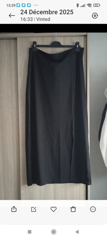 Jolie jupe crayon avec fente devant couleur noir 