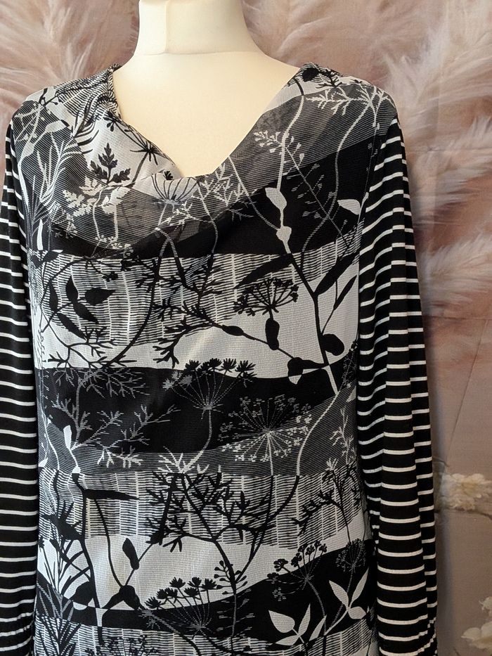 Top noir et blanc - photo numéro 2