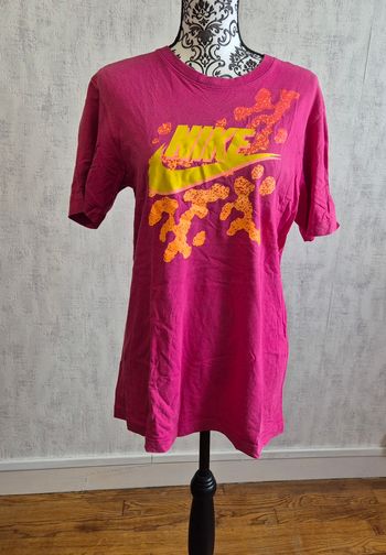 NIKE T-shirt manche courte rose fuchsia et jaune taille 36 S