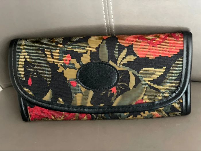 Portefeuille vintage broderie fleurie