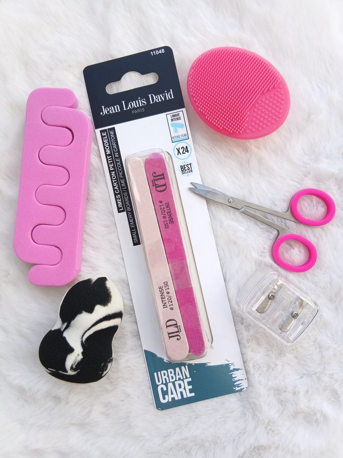 Lot d'accessoires de beauté