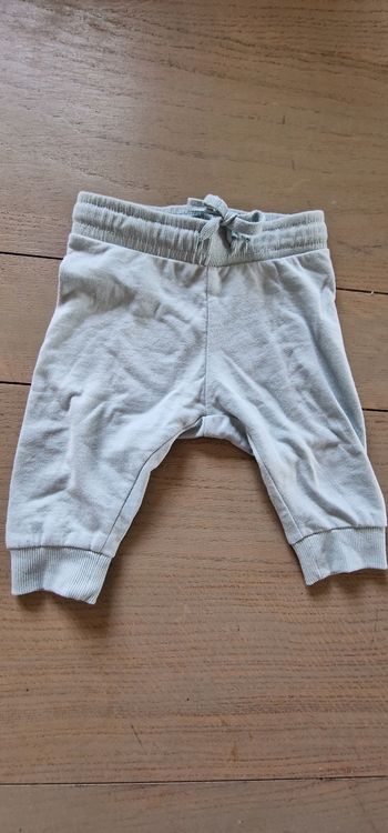 Pantalon vert kiabi en tres bon etat porté 1 fois