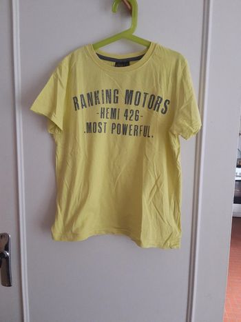 T shirt by kool