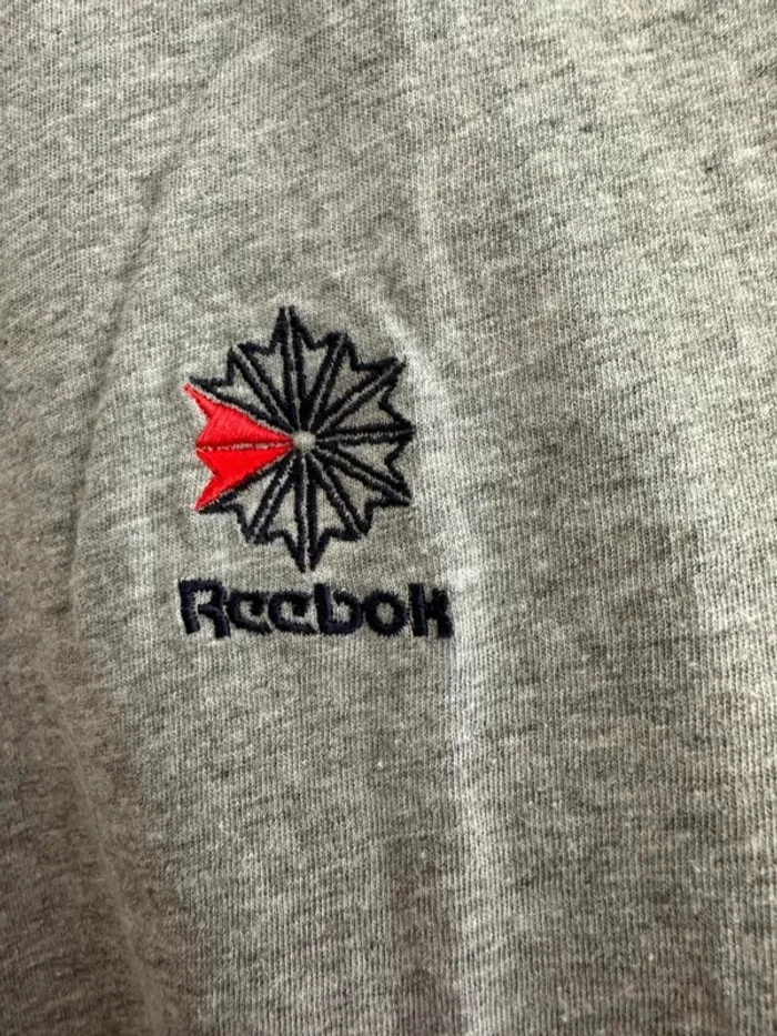 Tshirt gris reebok femme taille M , très bon état - photo numéro 5