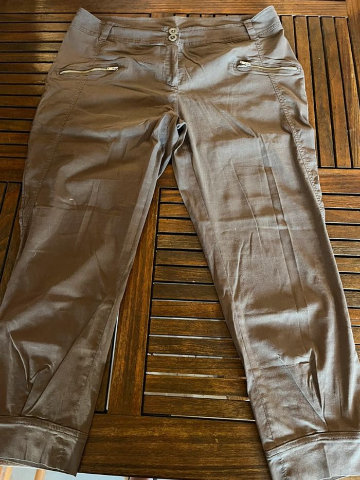 Pantacourt gris femme
