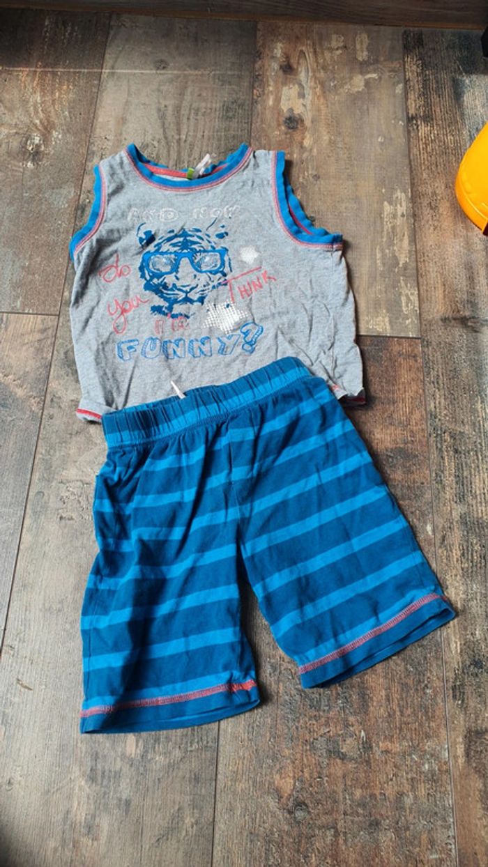 Pyjamas orchestra 3 ans en très bon état