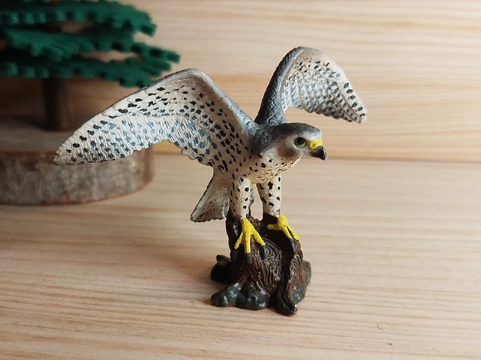 Schleich faucon pèlerin Figurine animal de la montagne - photo numéro 2