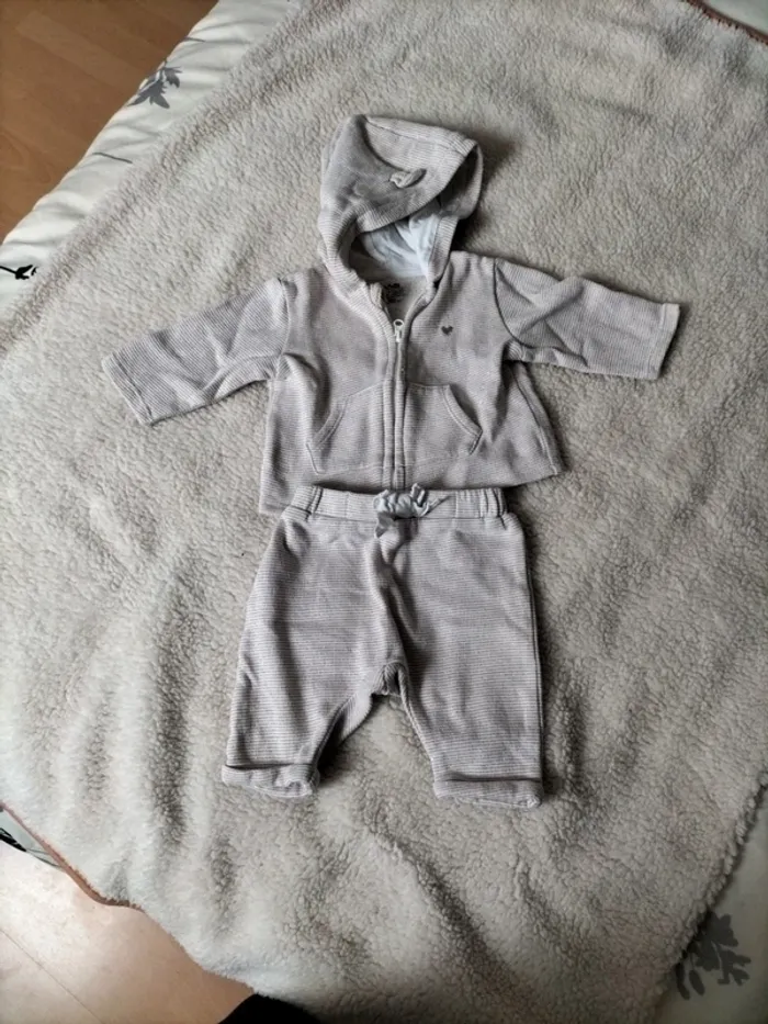 Ensemble jogging 3 mois