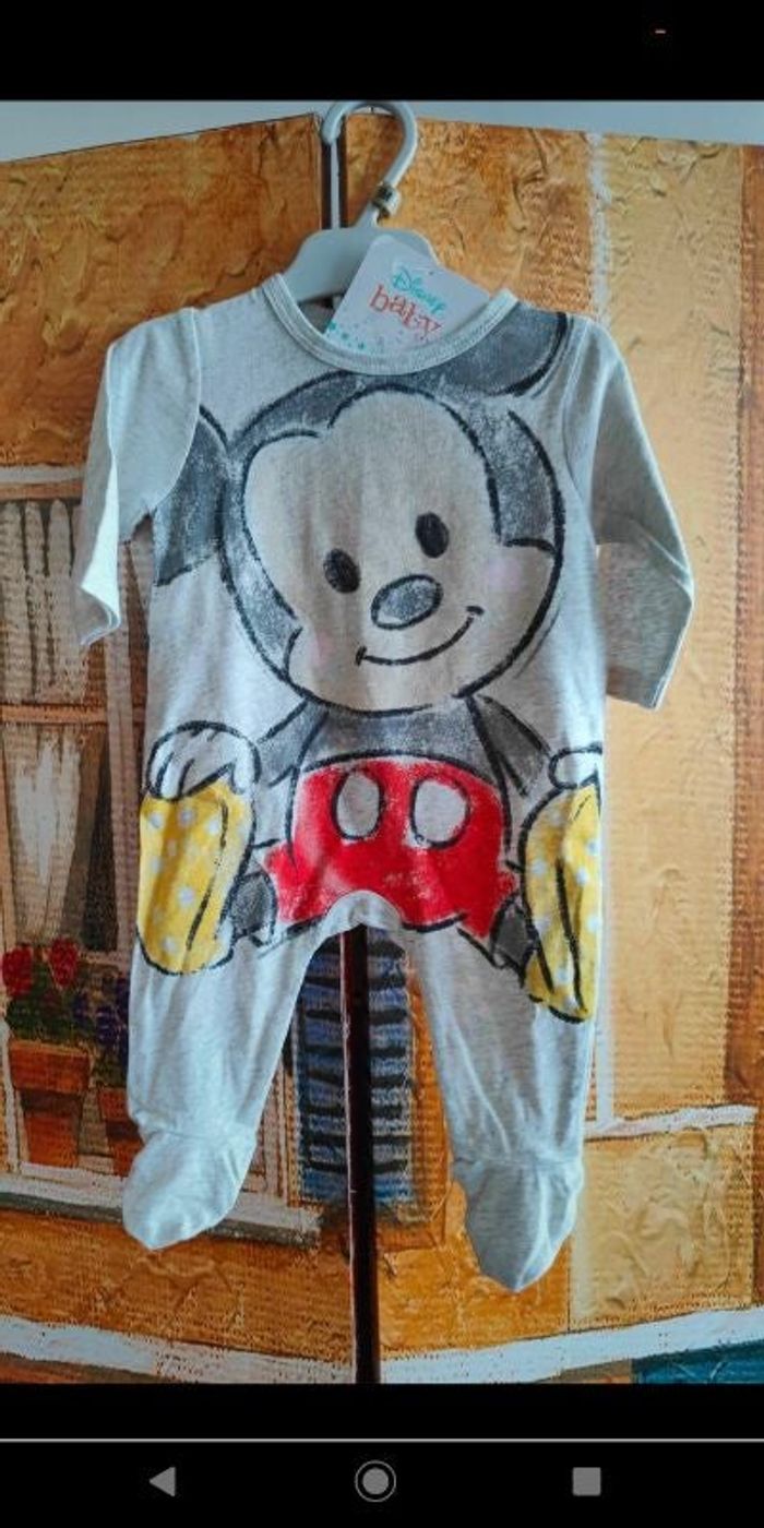 Pyjama fin 3 mois mickey neuf