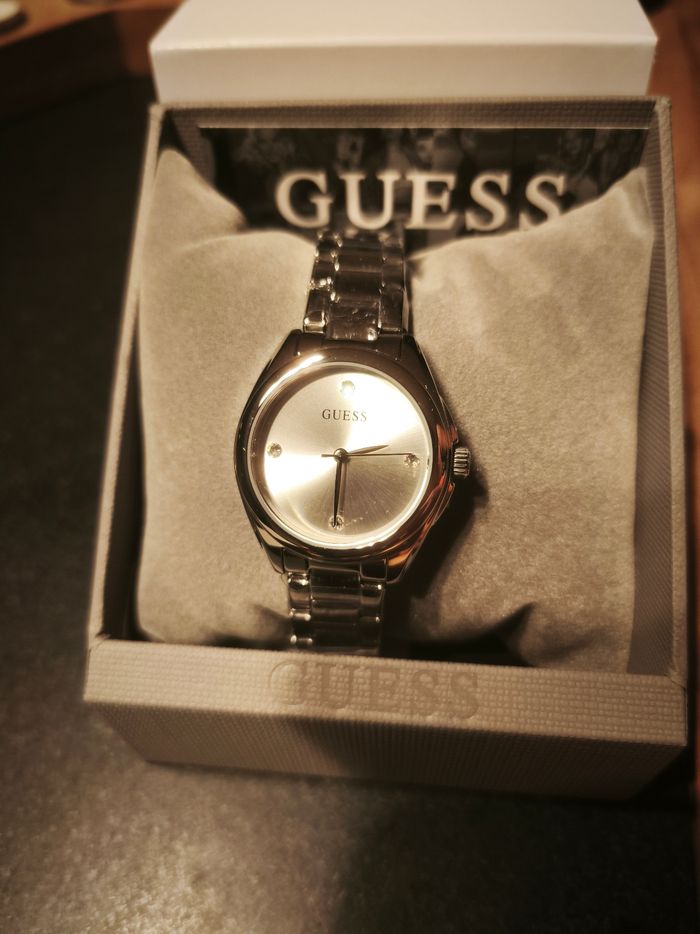 Montre Guess neuve argentée - photo numéro 3
