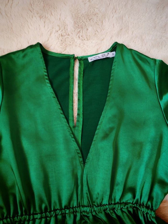Robe verte satinée 42 - photo numéro 3